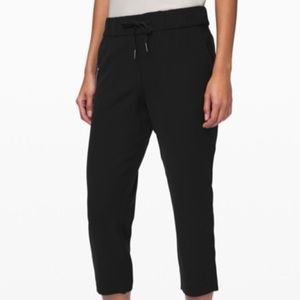 Lululemon on the fly crop 23” pant NWT